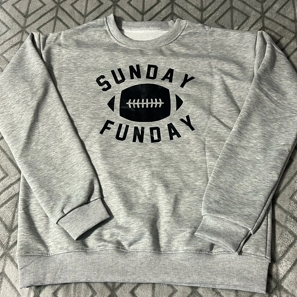 Sunday funday medium gray pullover! - Picture 1 of 4